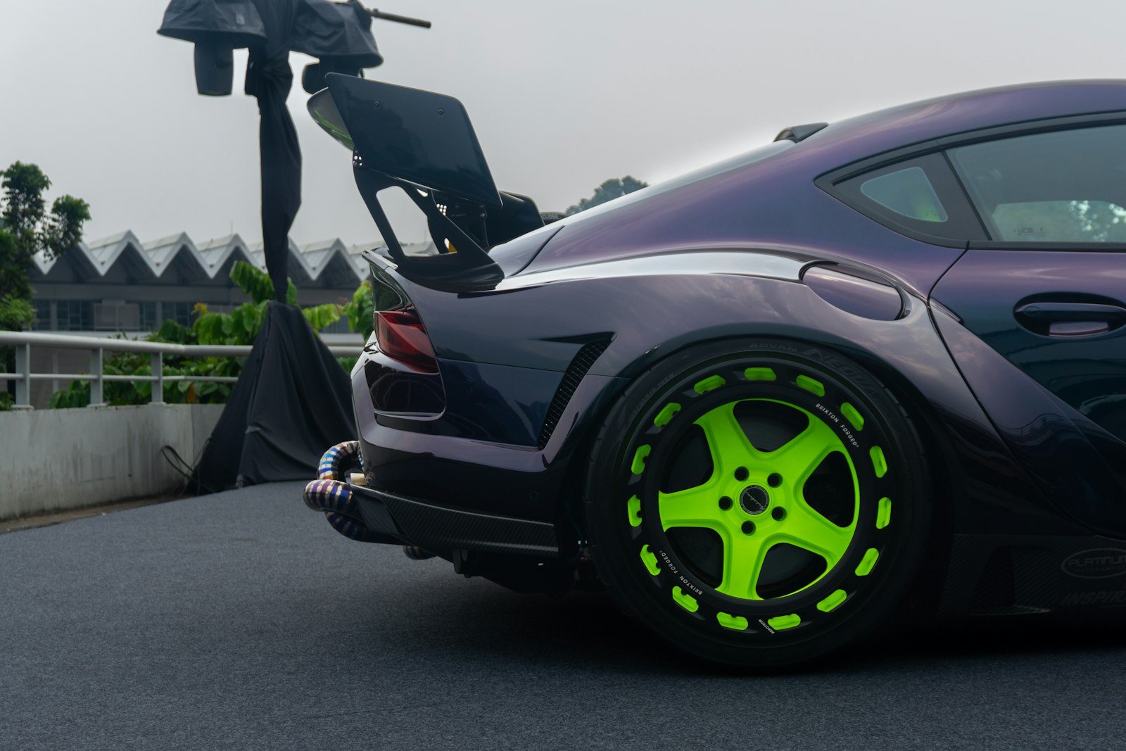 Neon Drift Protocol vehicle buildcraft workshop — modular chassis and neon components